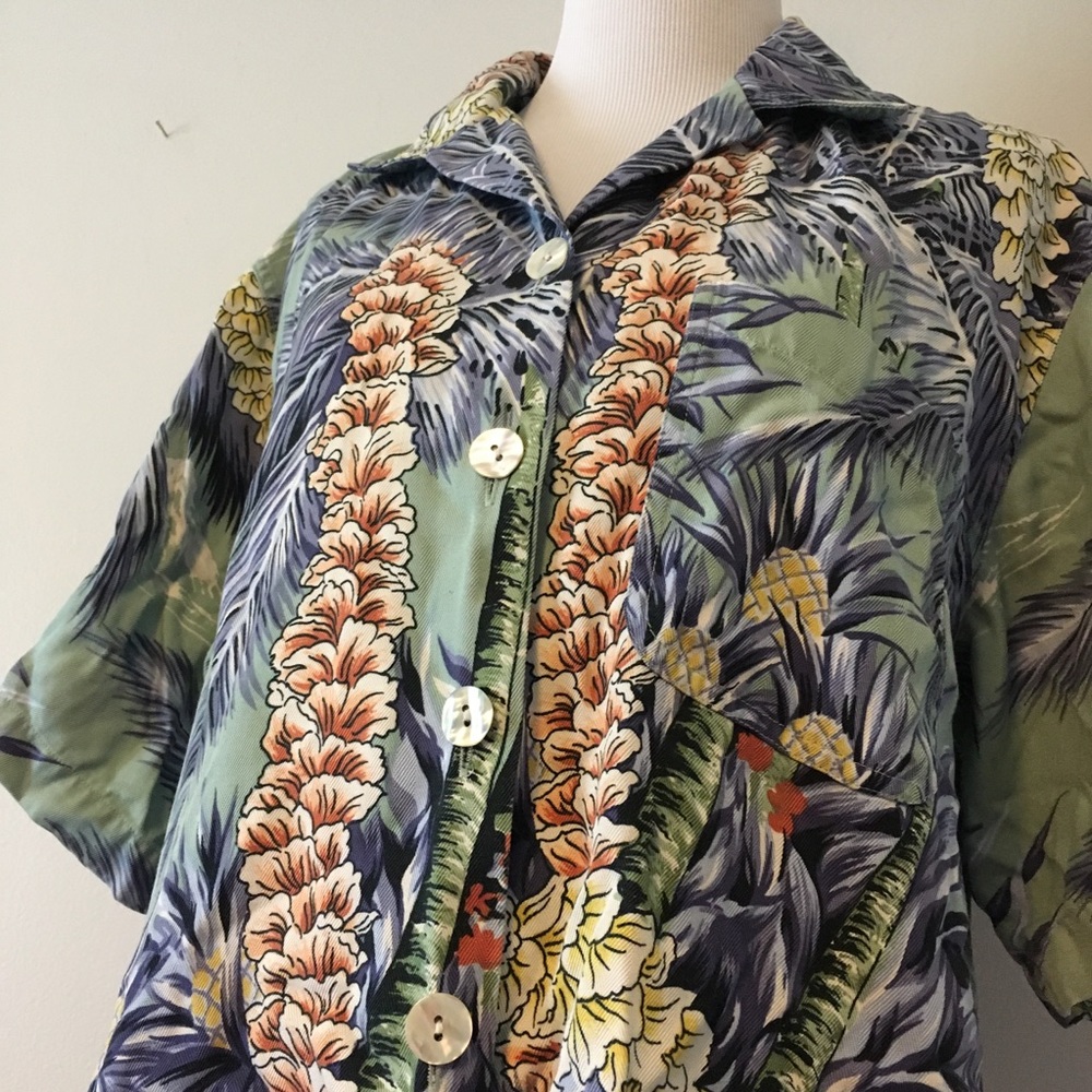 Vintage Tommy Bahama Hawaiian silk shirt medium - Picture 3 of 4